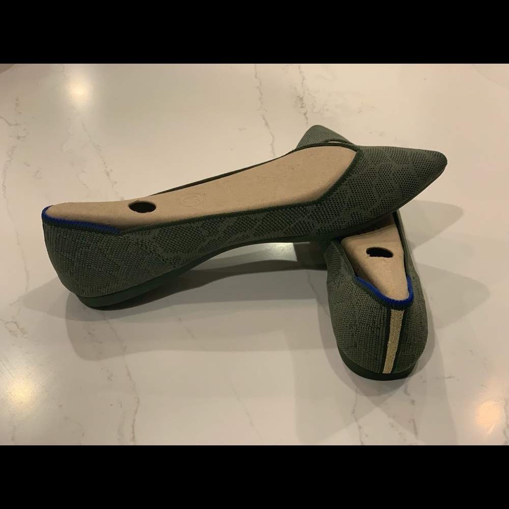 Brand new/never worn size 9 Safari point, olive green